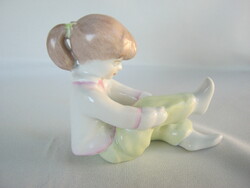 Aquincumi porcelán öltözködő kislány