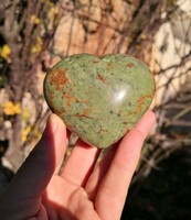 Zöld opál szív, ásvány kristály