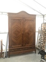 Antique wardrobe with 2 drawers and 2 doors