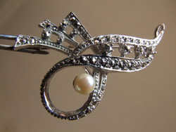 Silver brooch with marcasite and pearl (190119)