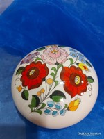 Kalocsai hand-painted porcelain bonbonnier.