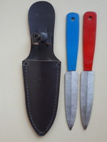 2 throwing knives in case