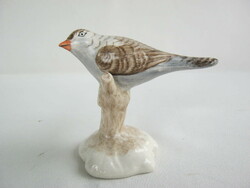 Aquincumi porcelán madár faágon ülő kismadár madár