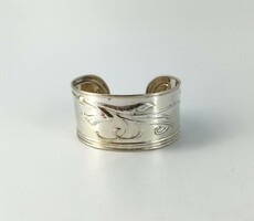 Thick silver bracelet