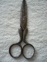 Old thread cutting scissors