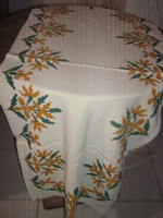 Beautiful flower pattern embroidered cross-stitch woven tablecloth runner