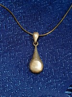 Silver necklace with mother-of-pearl pendant
