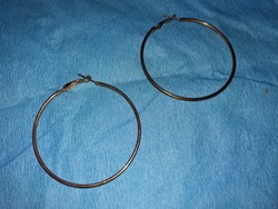 A pair of very beautiful gold-plated bisque earring hoops, 6 cm in diameter, as shown in the pictures