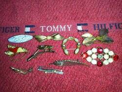 10 pieces of vintage old retro women's pin brooch from the 1960s