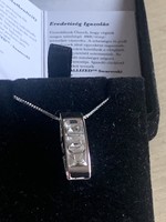 Swarovski medal with chain - original box - perfect