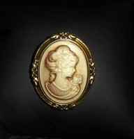 Bronze-colored, vintage-effect brooch. More beautiful than in the pictures!