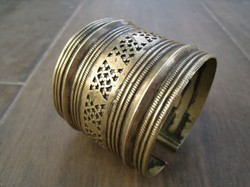 Antik, török összezárható fém karperec, extra széles