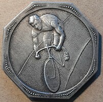 15 . Kerékpár sport érem , kitüntetés , plakett . 40 mm  21,6 gramm . Jelzettlen Ag Ezüst. F2026