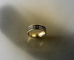 Trianon memorial ring silver