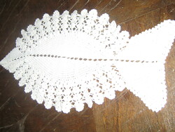 Cute hand-crocheted white fish-shaped tablecloth 2 pcs