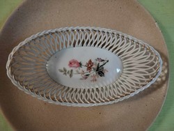 Porcelain fruit bowl with openwork edges