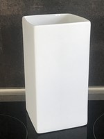 Biskvit porcelán váza az ASA cégtől, 19,5 cm magas