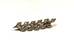 Small brooch with marcasite stone (126)