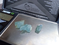 Aquamarine raw gemstones individually