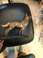 Kutya szobor rézötvözetből, 30 cm-es alkotás.