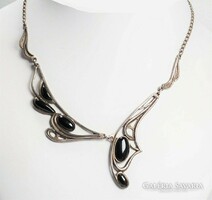 Silver collier with onyx stones