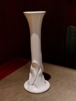 Fehér kerámia váza, 22 cm magas