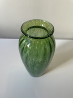 Fátyolüveg váza - csavart zöld