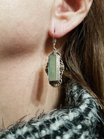 Antique-style earrings with beautiful silver finish and mother-of-pearl, special and showy