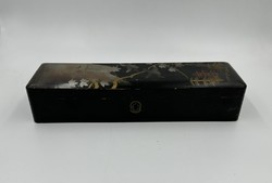 Japanese, hand-painted and lacquered wooden glove box, box
