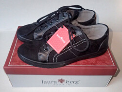 Laura Berg size 38 black women's shoes with new label in their own box