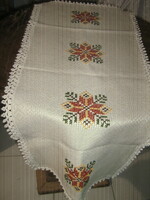 Beautiful brown patterned embroidered cross-stitch crochet edge woven tablecloth runner