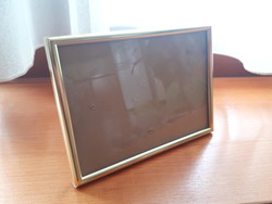 Small support picture frame with gold border