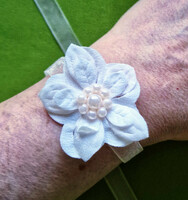 Wedding csd36 - pale pink 3d beaded flower wristlet