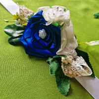 Wedding csd41b - wrist ornament in blue and ecru shades