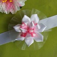 Wedding csd15 - organza-based snow-white and pink heart flower wrist ornament