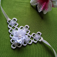 Wedding csd35 - ecru beaded, clover flower wrist ornament