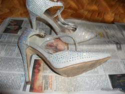 Very cheap! Decorated with fashionable sparkling stones, an elegant women's shoe worn for a performance, size: 3