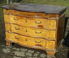 Baroque chest of drawers.