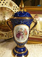 Jelenete porcelán fedeles váza Italy