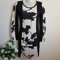 New, s, black and white patterned, slimming, long-sleeved midi dress