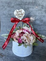 Valentine's Day flower box, gift box made of silk flowers