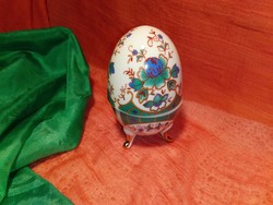 Porcelán  festett tojás.