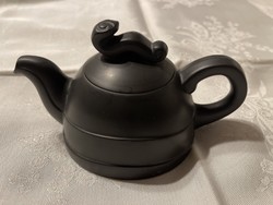 Álomszép Kinai  tea kiöntő fekete porcelán vagy kerámia?