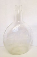 A wine jar cast in an antique shape, a finely crafted piece with flattened sides