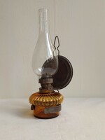 Antik régi konyhai fali/asztali petróleum lámpa borostyán üveg test fényvetős jelzett cilinder