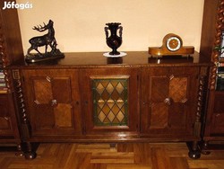 Colonial dresser with shelves