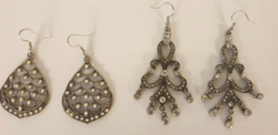 2 A pair of special earrings