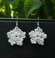 Crochet snowflake pattern earrings