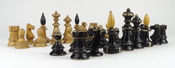 1Q361 Régi kopottas faragott sakkfigura készlet