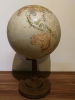 Globe from 1931. Edited by dr. Karol Kogutowicz. Designed and drawn by Ferenc Turner.